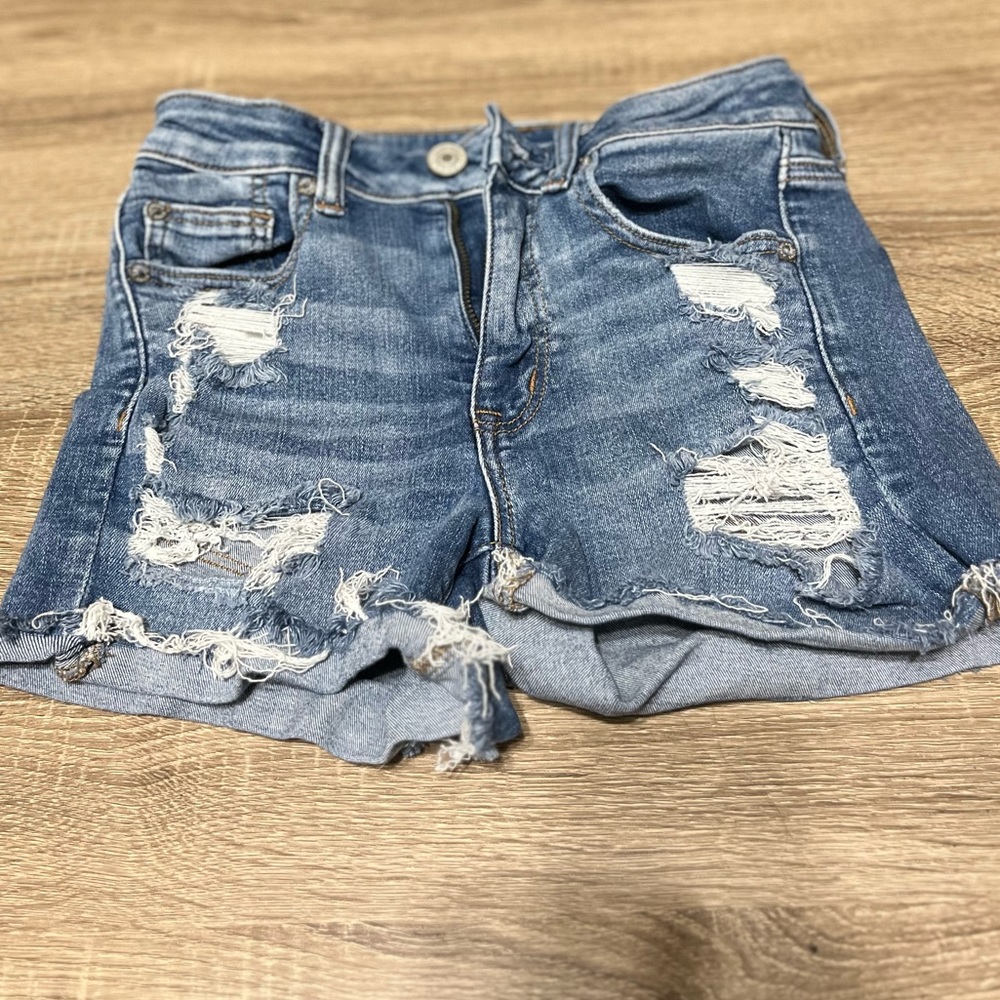 American Eagle Light Blue Distressed Jean Shorts Size 4